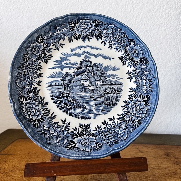 Vintage Salem China Co Olde‎ Staffordshire English Ironstone Hand Engraved Blue - Picture 3 of 6